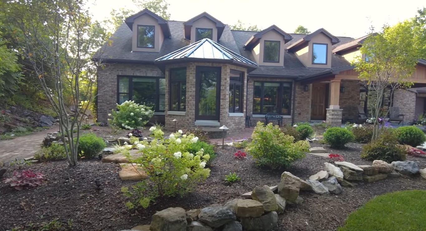 Professional landscaping services in DeSoto, TX